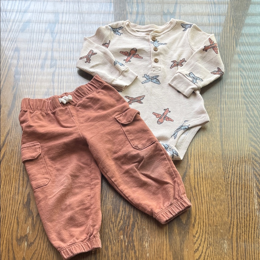 Carter's Beige and Rust Airplane Set